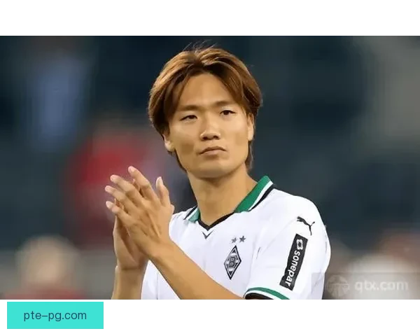 板仓滉加盟门兴格拉德巴赫后迅速崭露头角成为球队后防核心